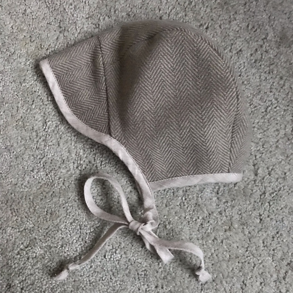 Briar baby wool bonnet